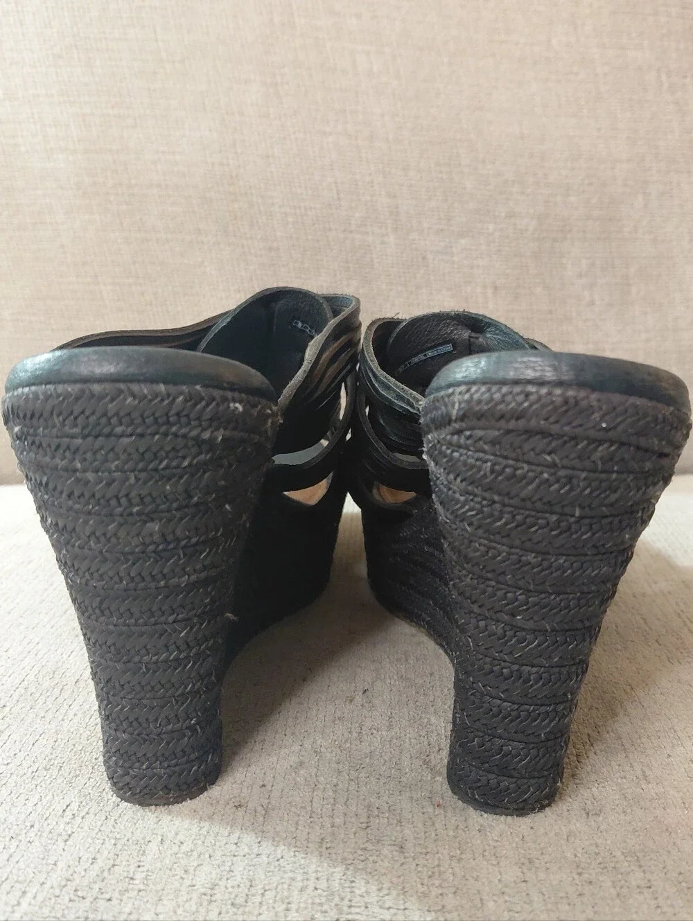 UGG Melinda Black Strappy Espadrille Wedge Sandals Size 7